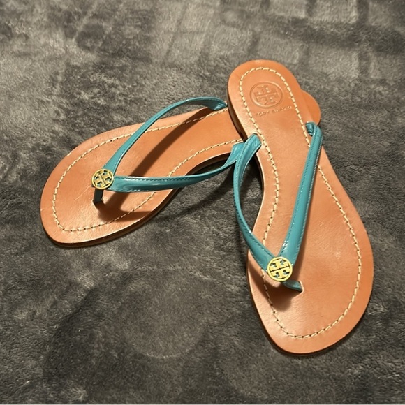 Tory Burch Patent leather Sandals - Picture 3 of 15